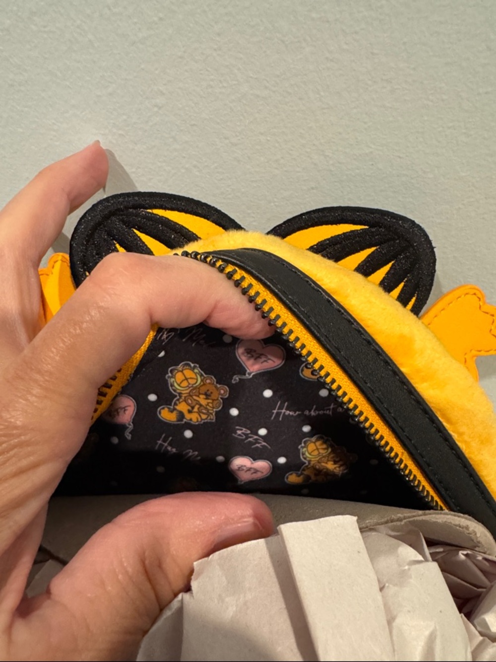 Loungefly Cosplay Garfield & Pooky Plush Black Heart Accent Mini Backpack - Picture 4 of 4